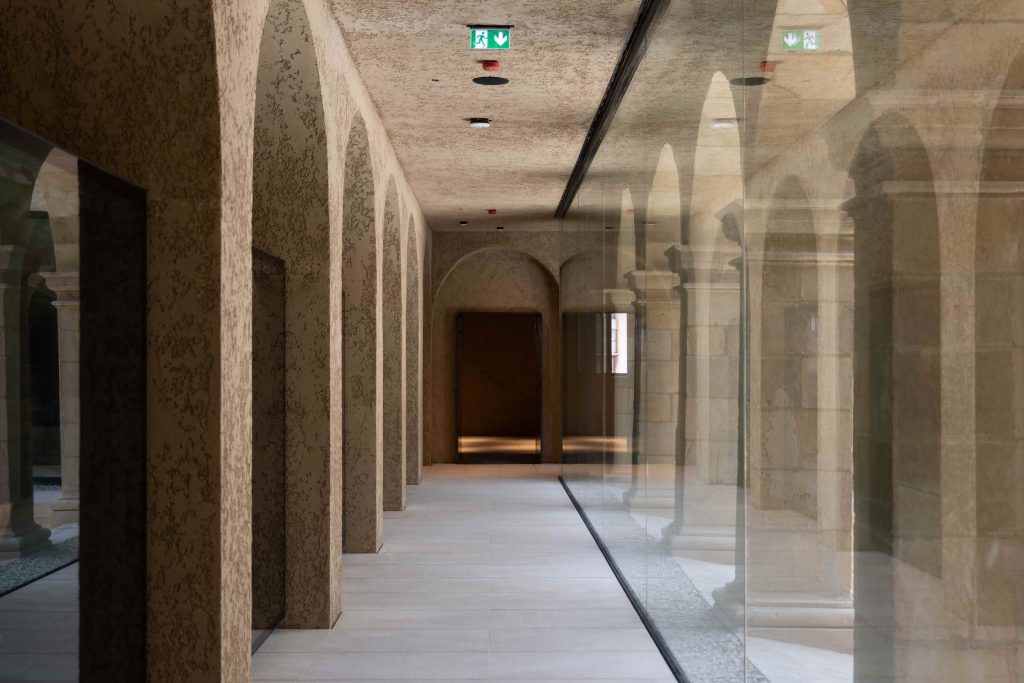 claustro1 1