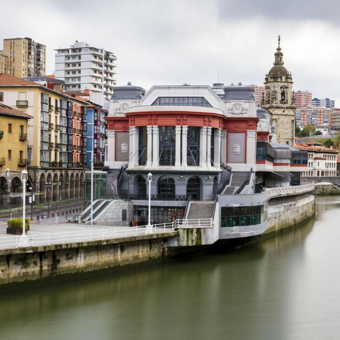 1000 mercado-de-la-ribera 01