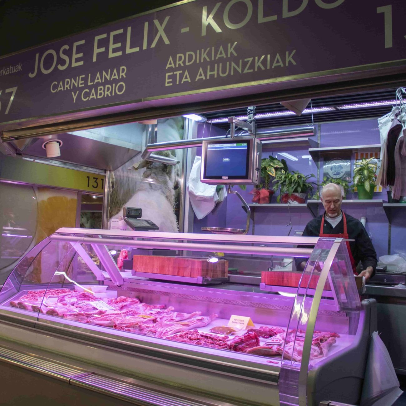 Cordero Felix y Koldo en el Mercado de la Ribera