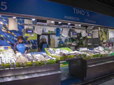 Pescadería Tino's en el Mercado de la Ribera
