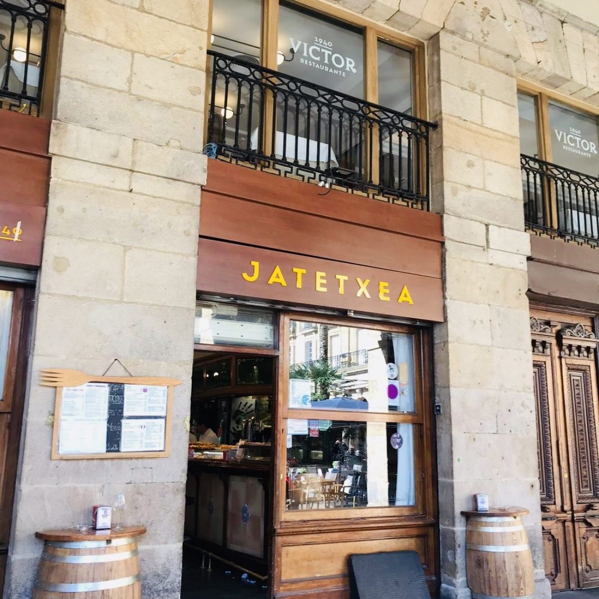 Restaurante Victor en la Plaza Nueva de Bilbao