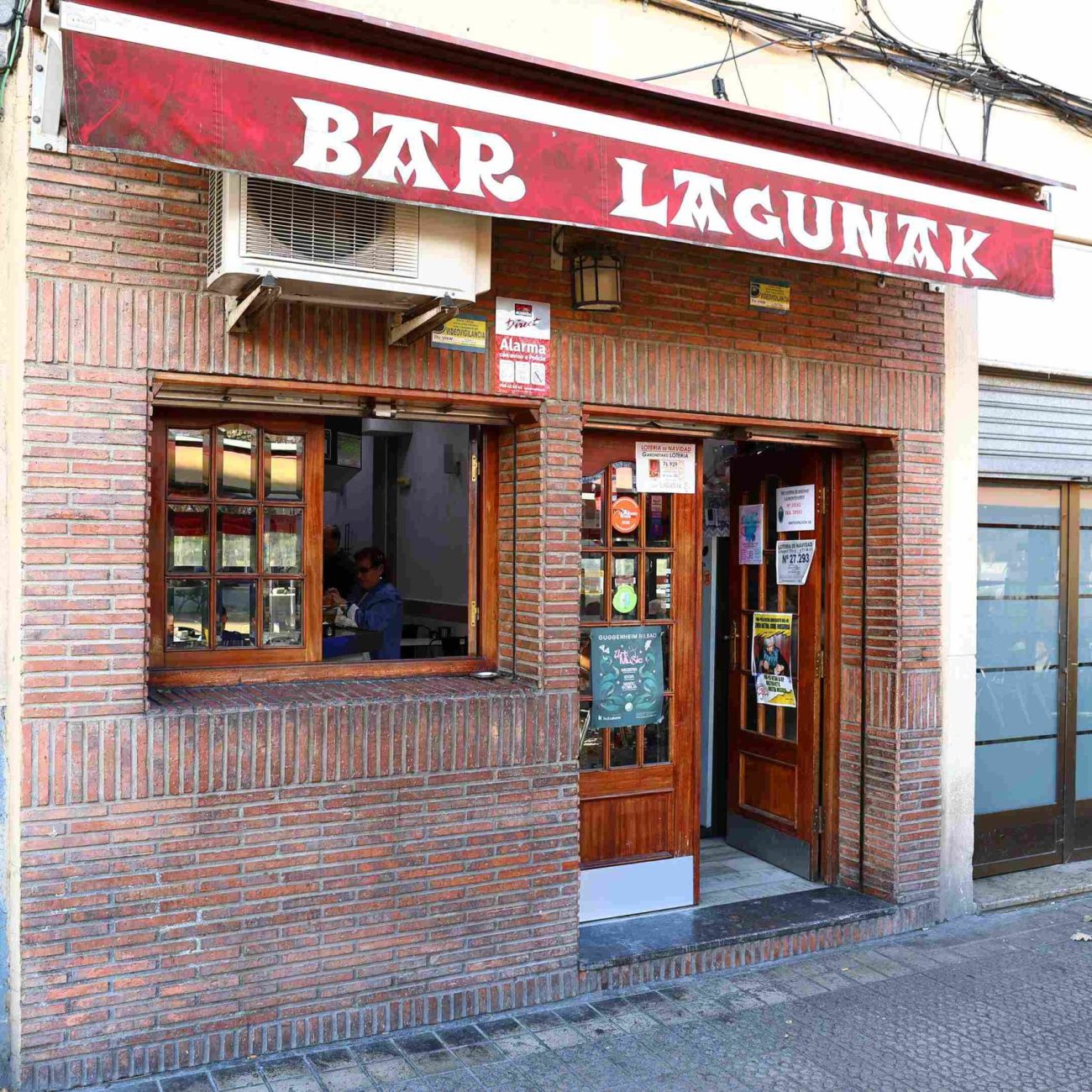 BAR LAGUNAK 1