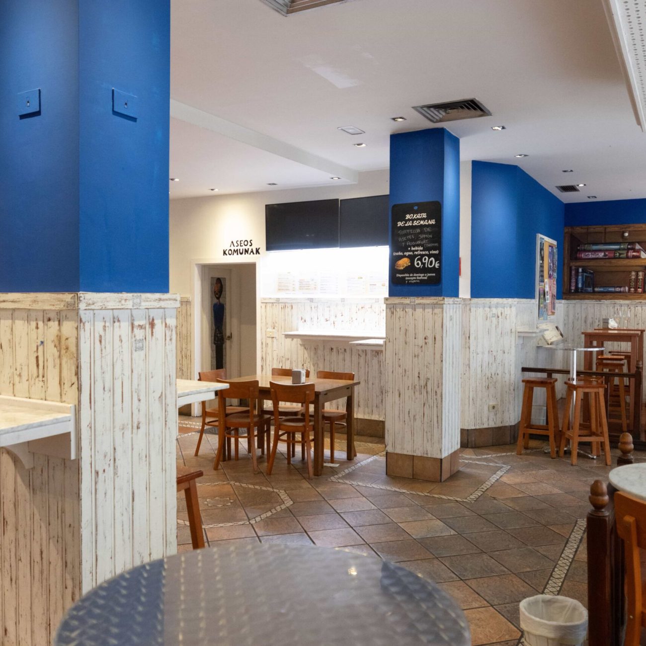 LA TABERNA DE LOS MUNDOS