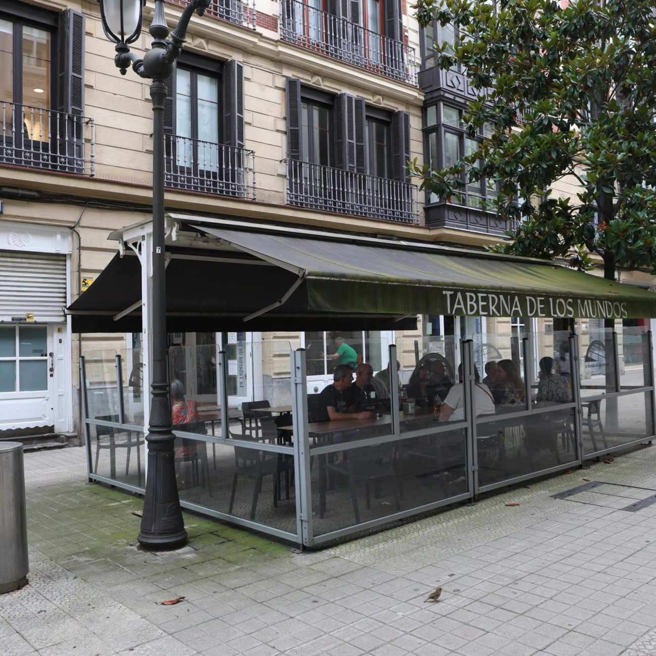 LA TABERNA DE LOS MUNDOS