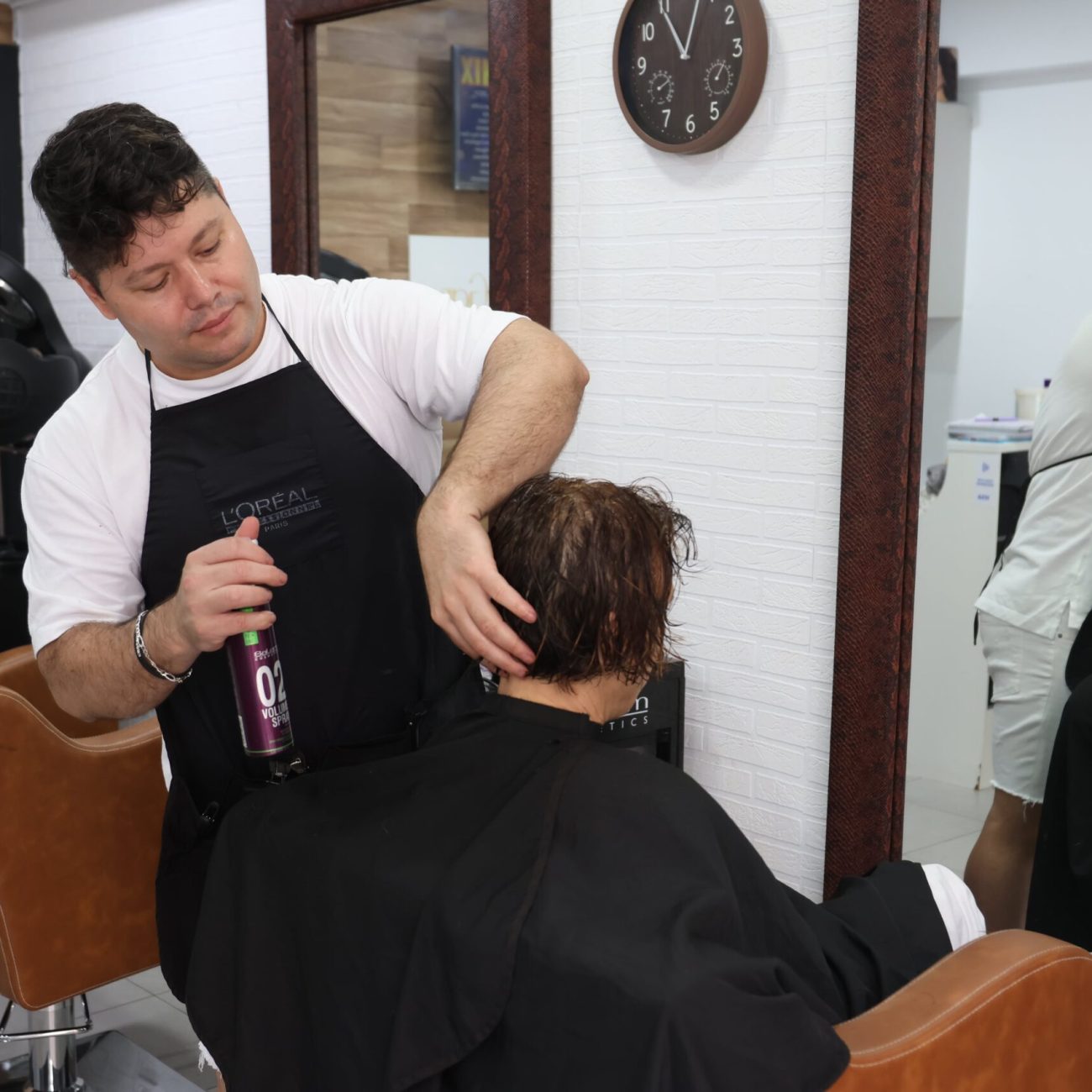 ADONAI GARAY ESTUDIO DE BELLEZA