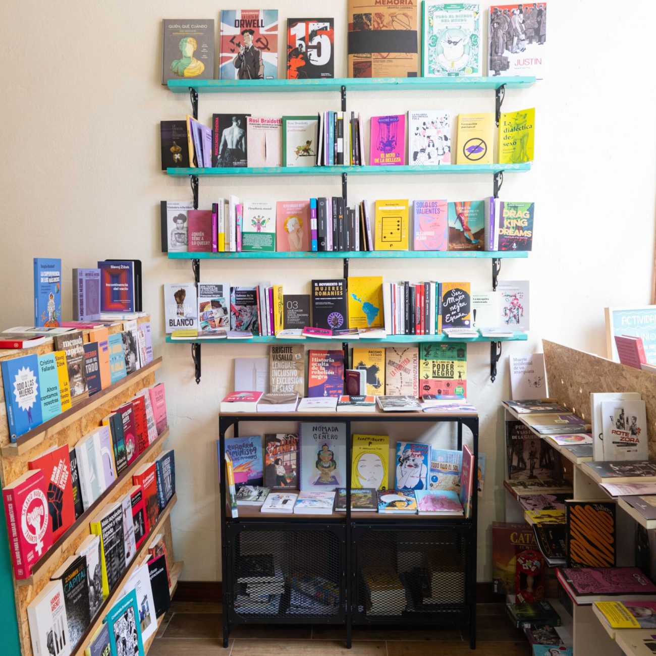 LIBRERÍA NAUBIS