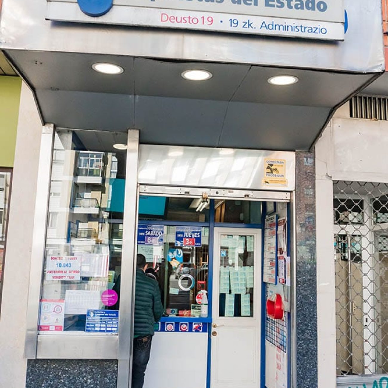Adminsitración de lotería 19 en Deusto