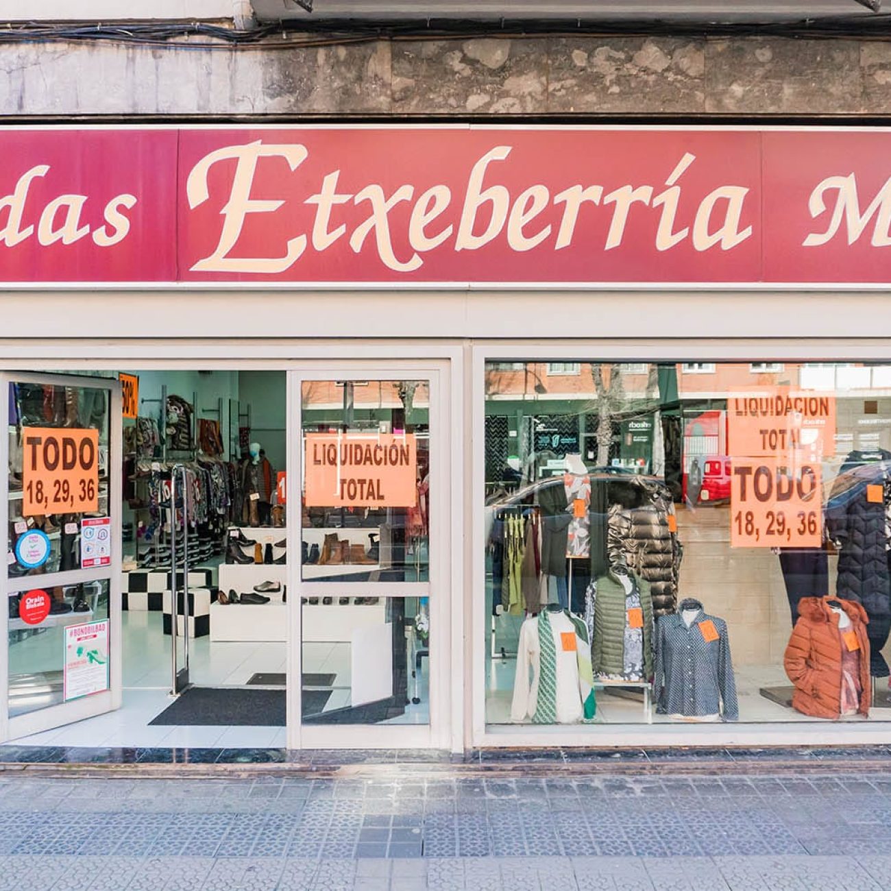 Modas Etxeberria, ropa y calzado en Deusto