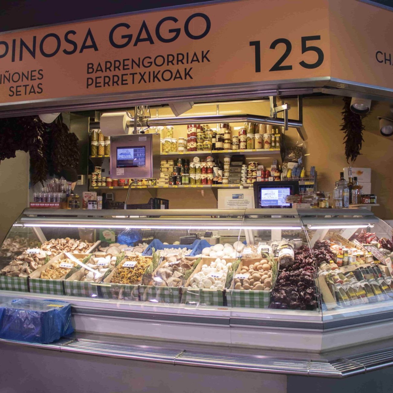 Setas y champiñones Espinosa Gago en el Mercado de la Ribera