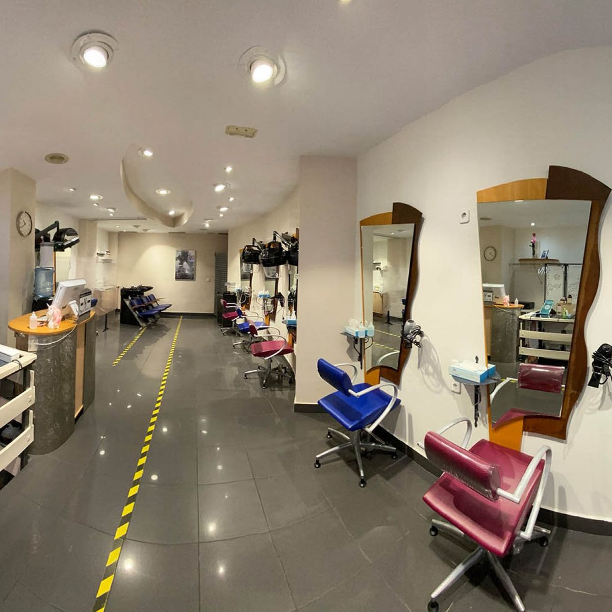 Salón Valenzuela, peluquería en Deusto