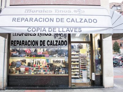 Morales Hnos. reparación de calzado y copias de llaves en Deusto