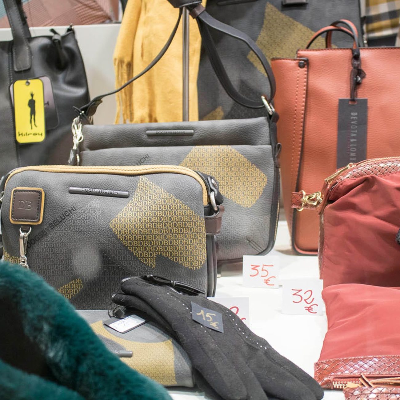 Artipiel, bolsos y maletas en Deusto