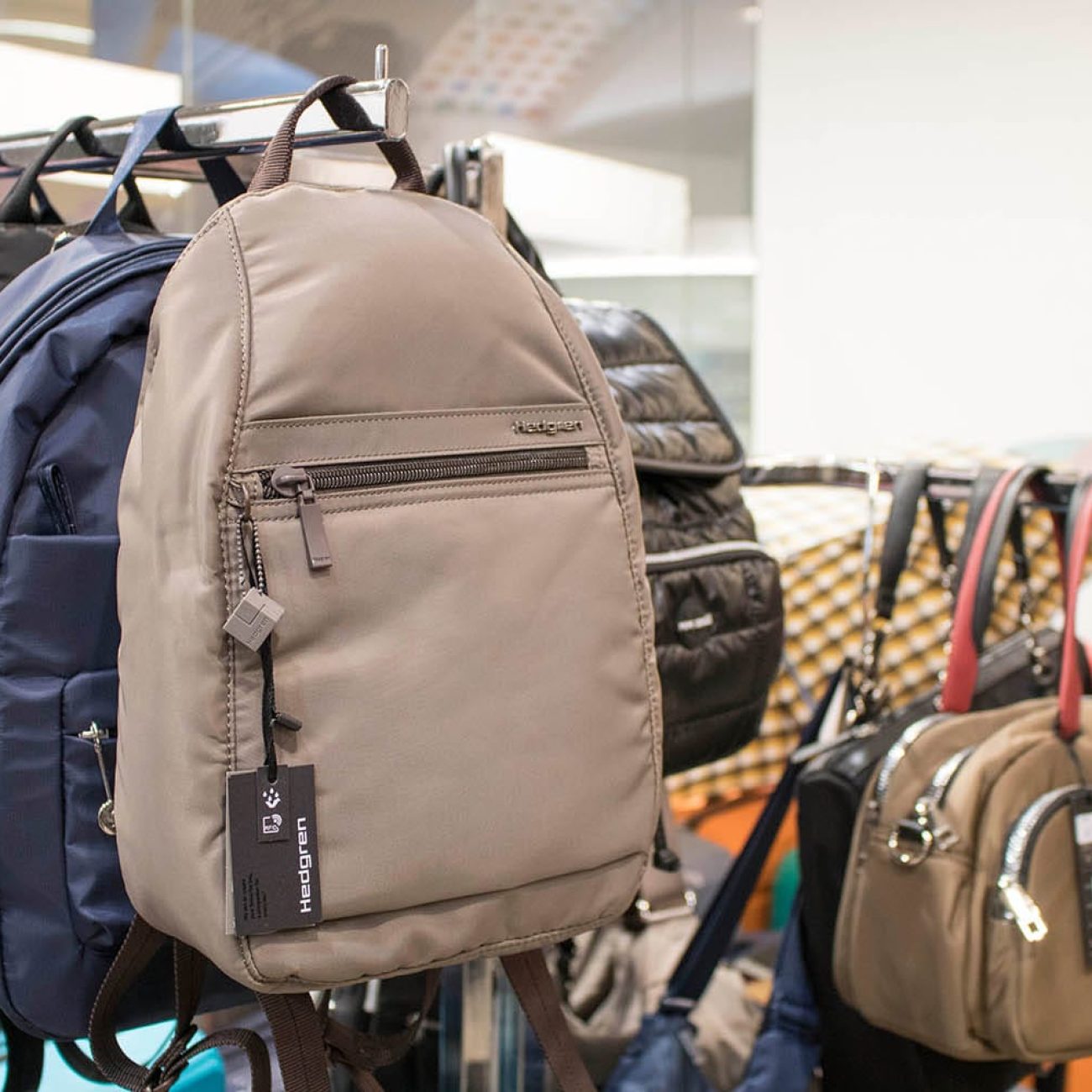 Artipiel, bolsos y maletas en Deusto