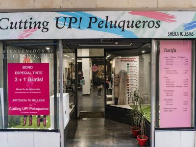 CUTTING UP PELUQUEROS
