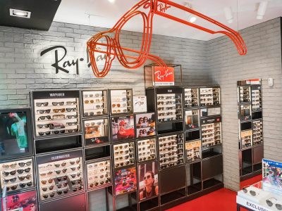 SUNGLASS HUT