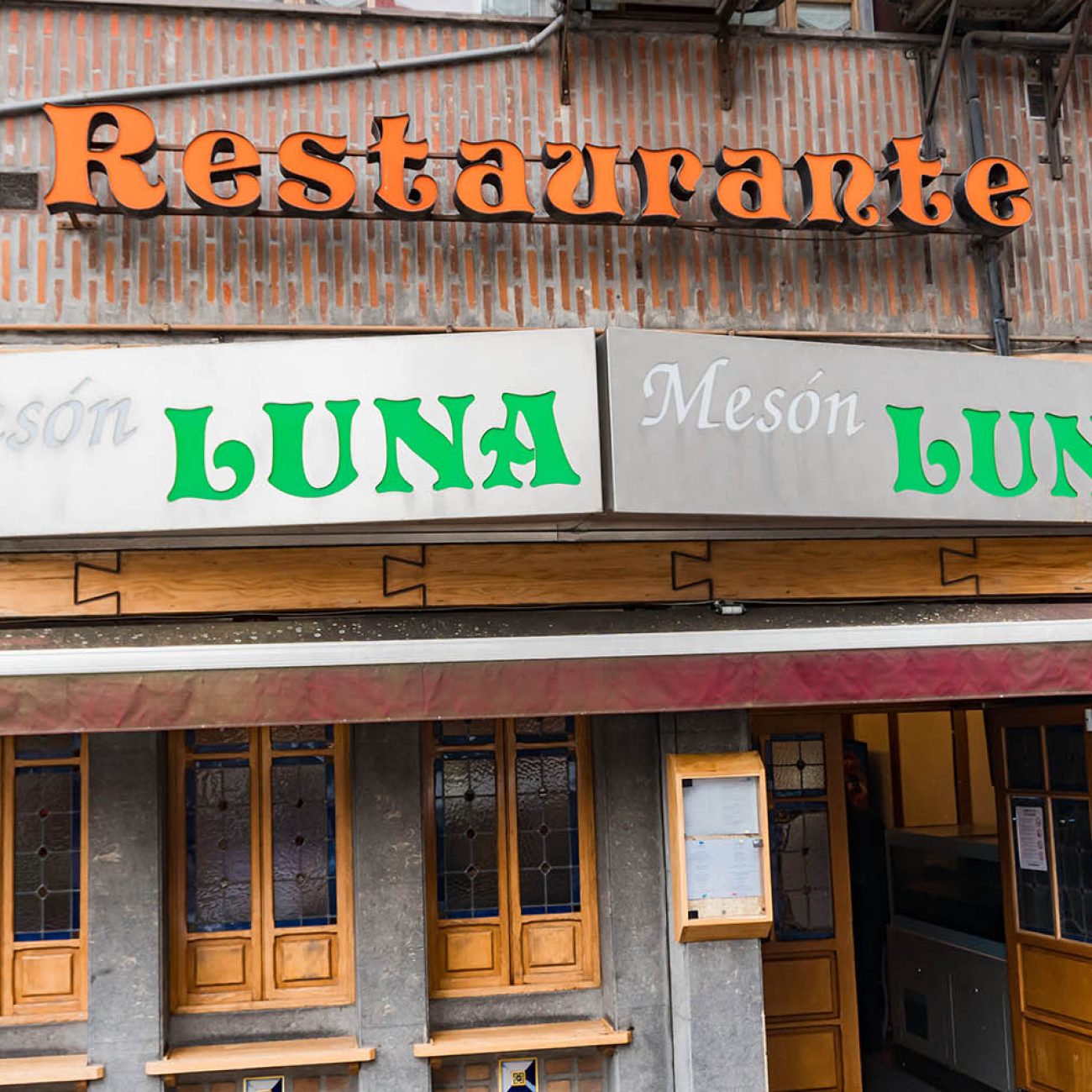 MESON LUNA