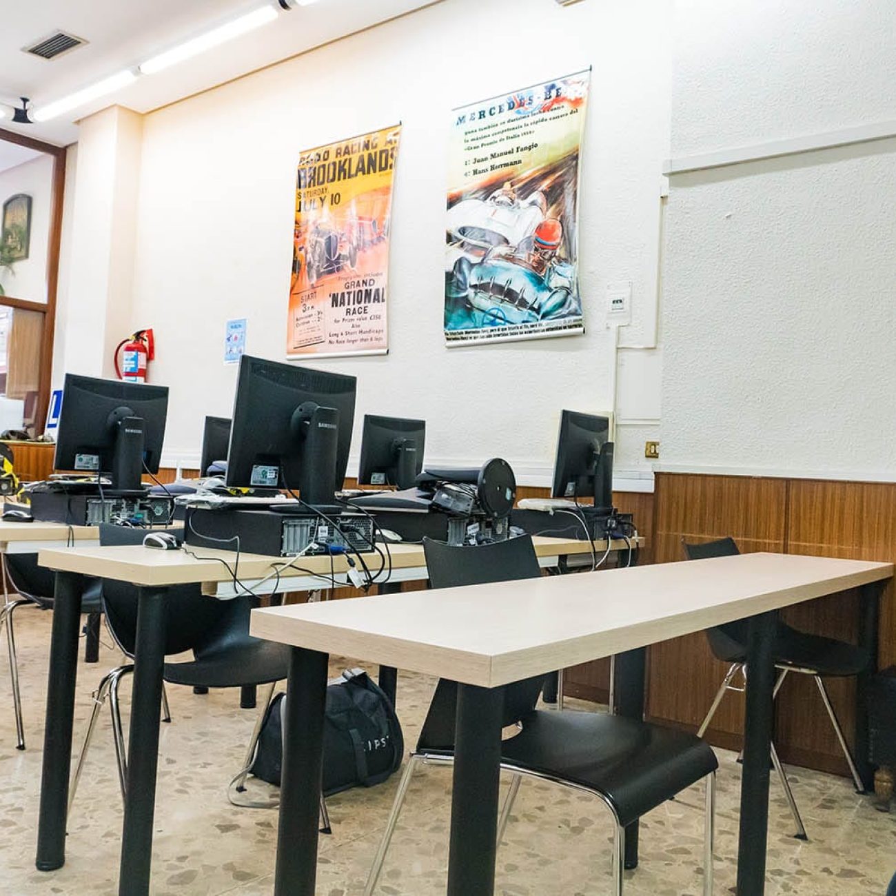 AUTOESCUELA MIKEL