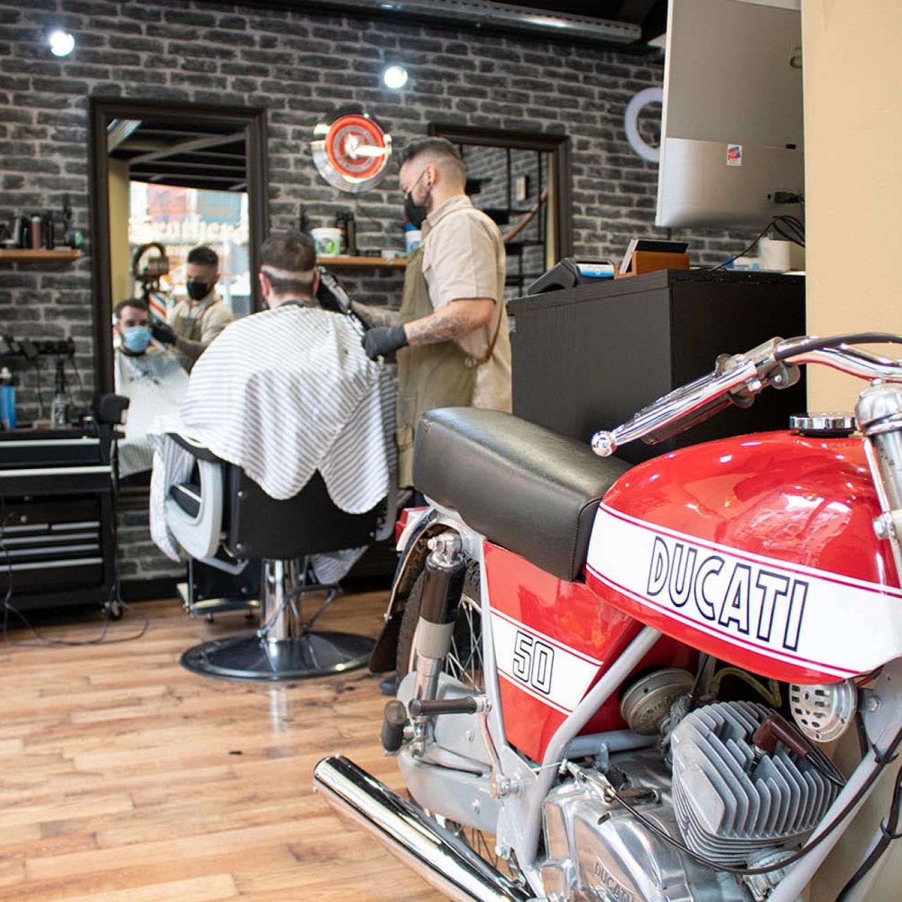 BROTHERS BARBER SHOP